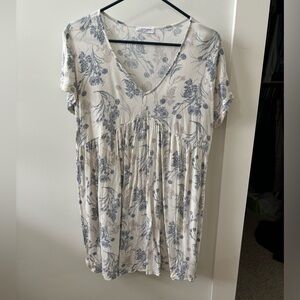 White/blue floral maternity dress